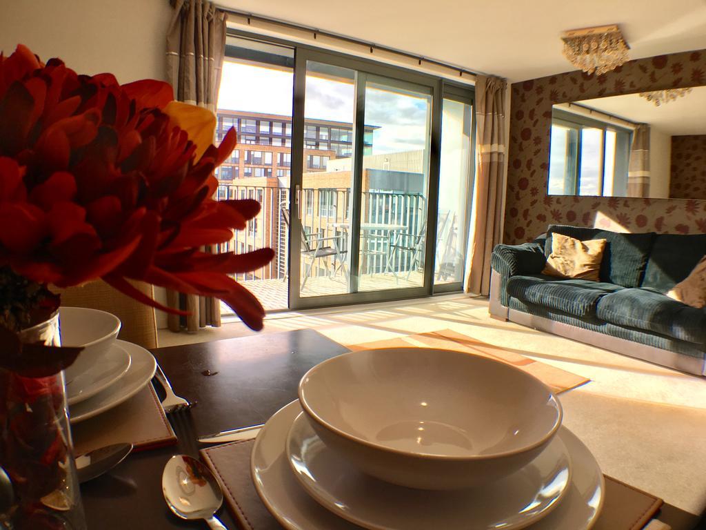 Luxurious Providence Apartment Maidenhead Dış mekan fotoğraf