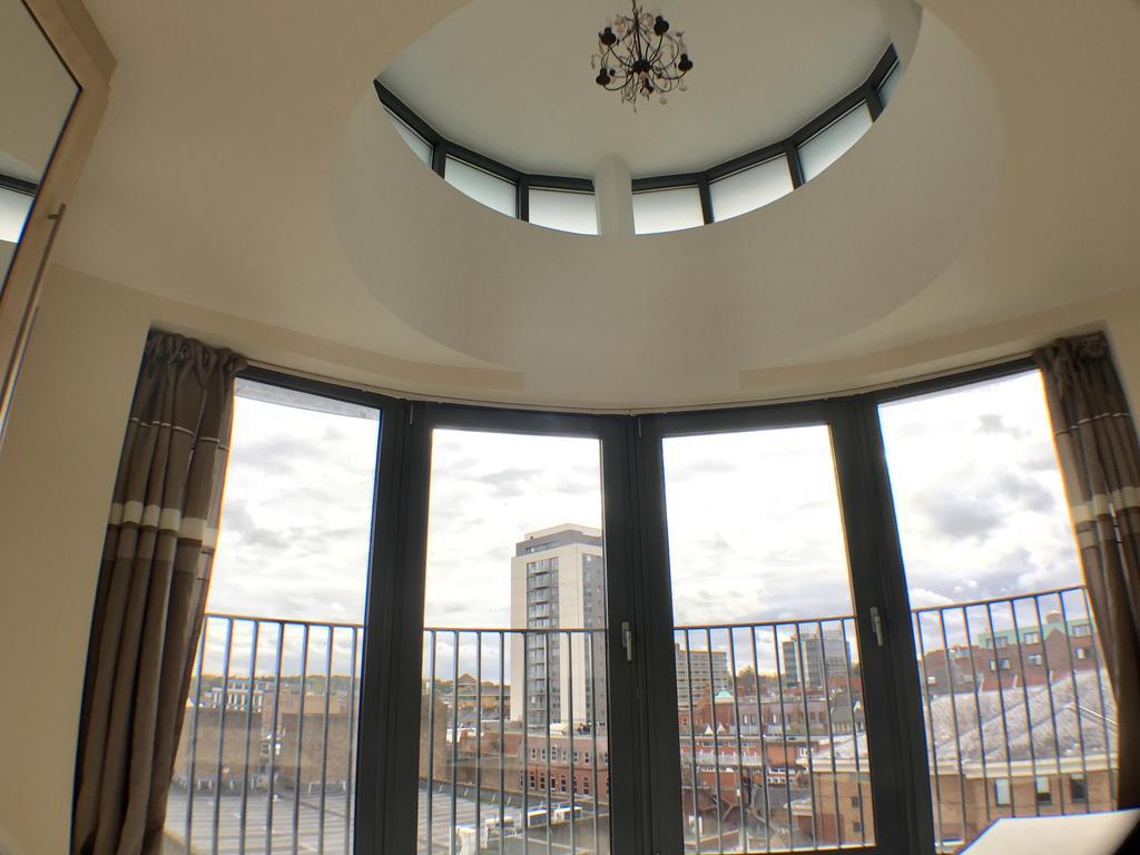 Luxurious Providence Apartment Maidenhead Dış mekan fotoğraf